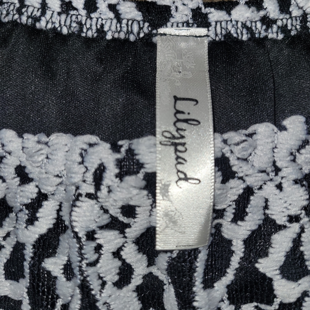 Bkack amd white mini dress Med.